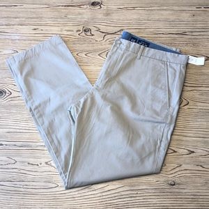 Men’s Gap khakis